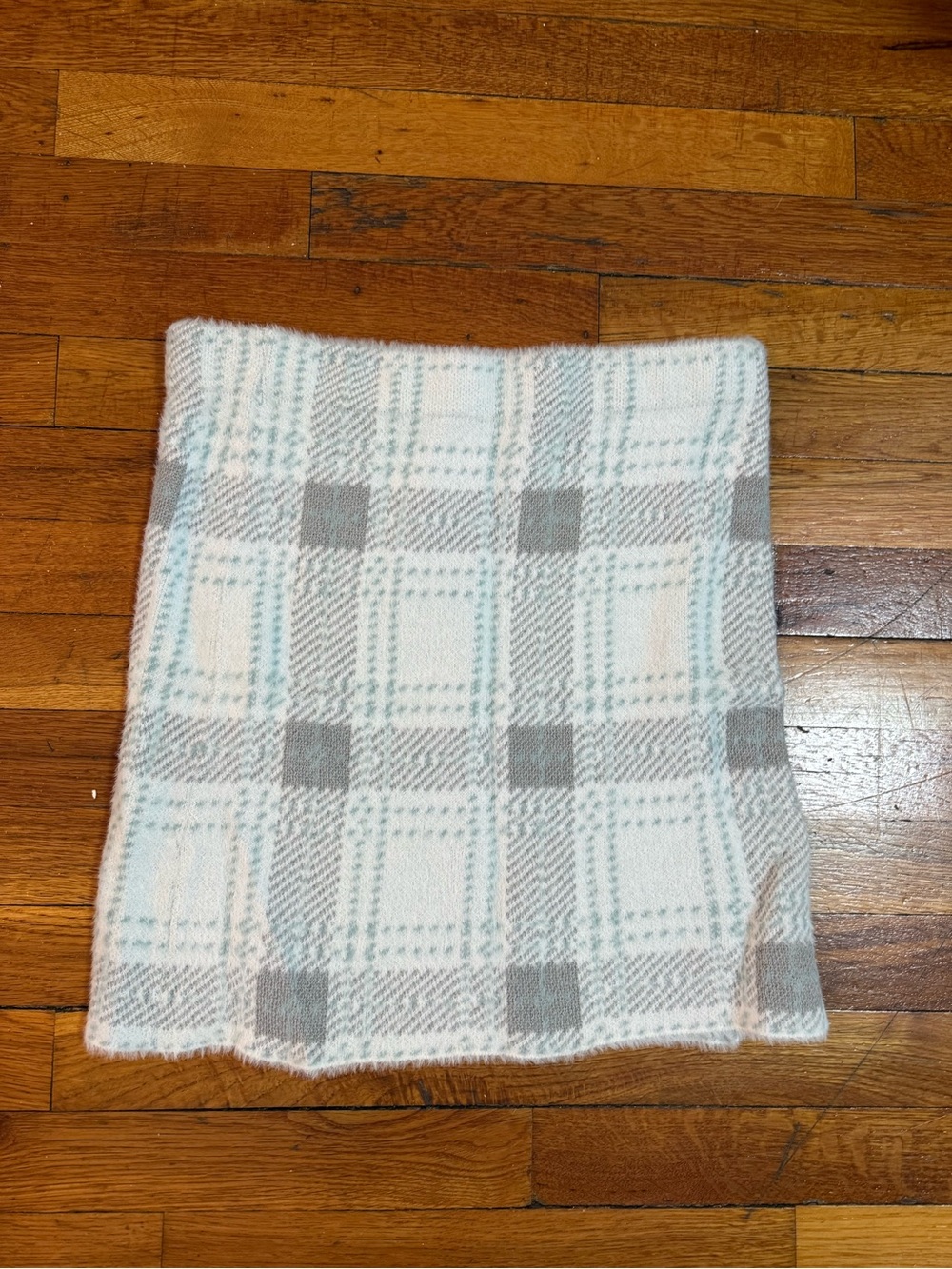 Timing Plaid Mini Skirt in White and Gray